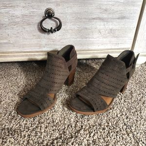 Seychelles brown heels size 8.5